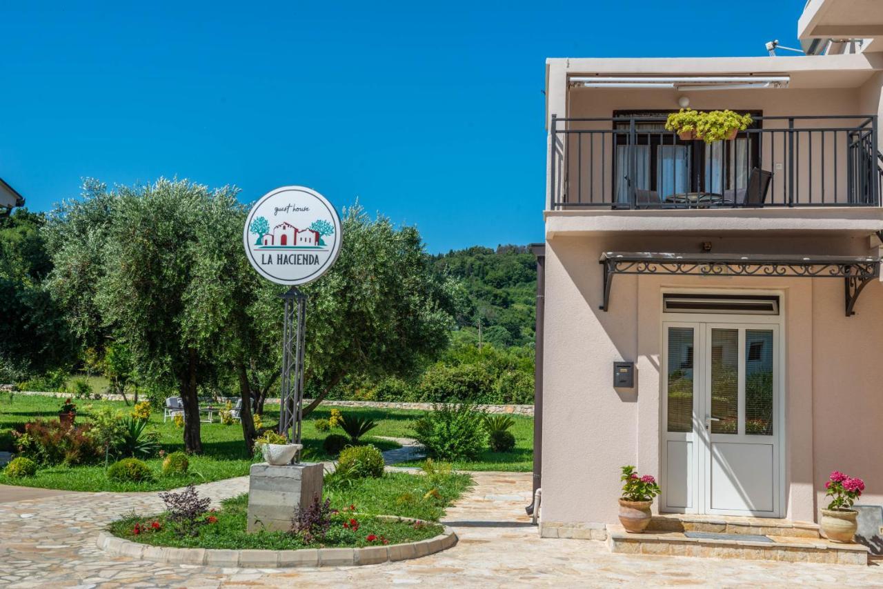 Отель La Hacienda Улцинь Экстерьер фото