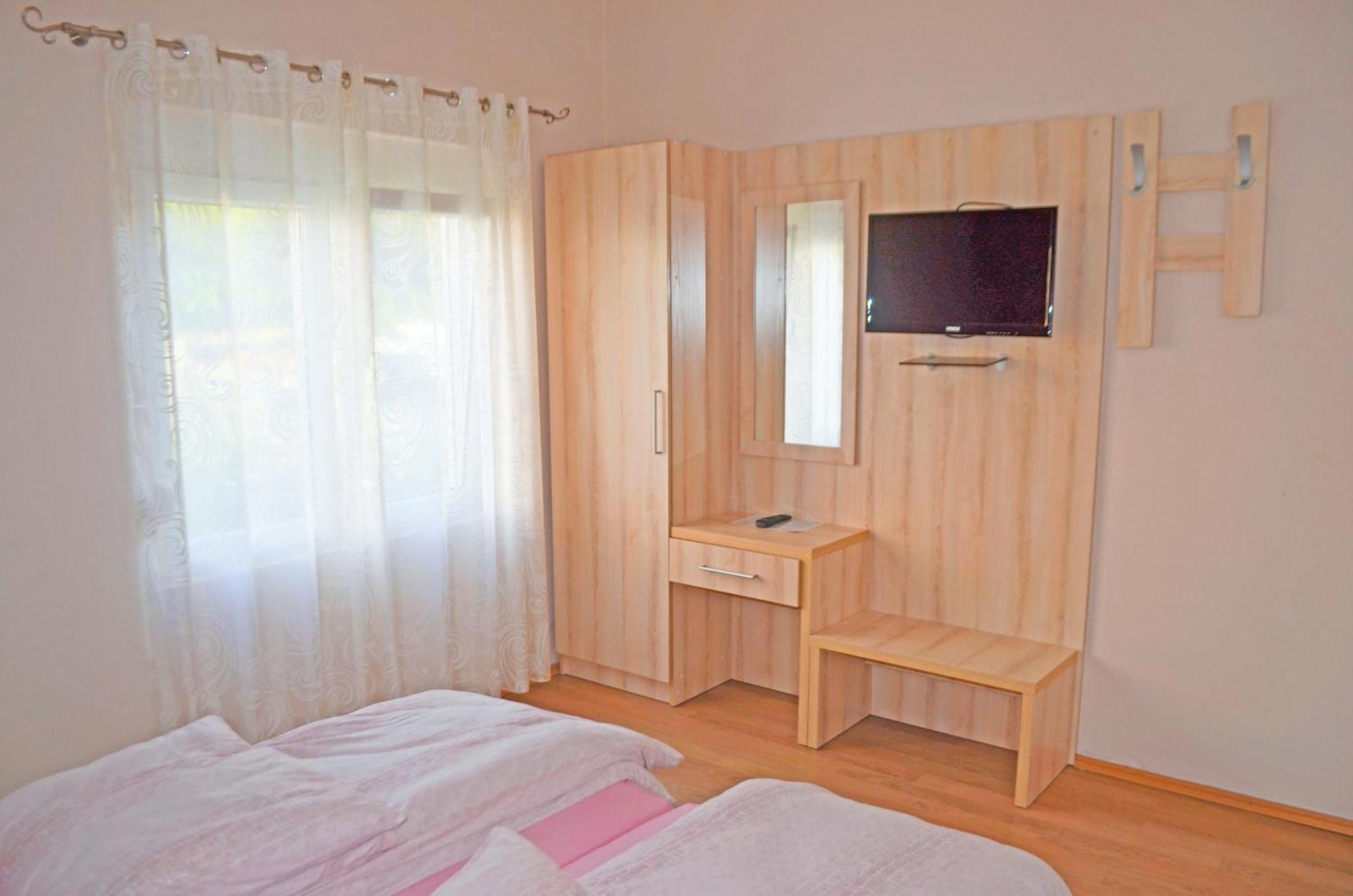 Отель La Hacienda Улцинь Номер фото